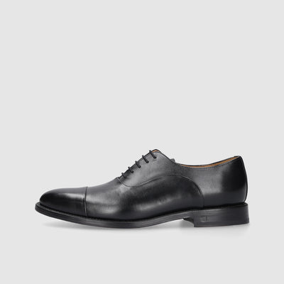Dance shoes made of leather for men
