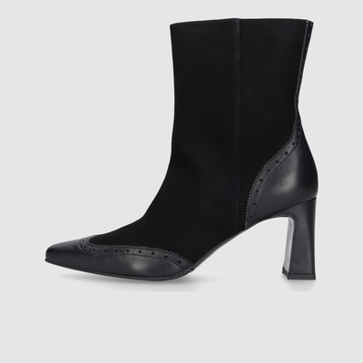 Suede shoes for women