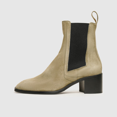 Women's boots in brown