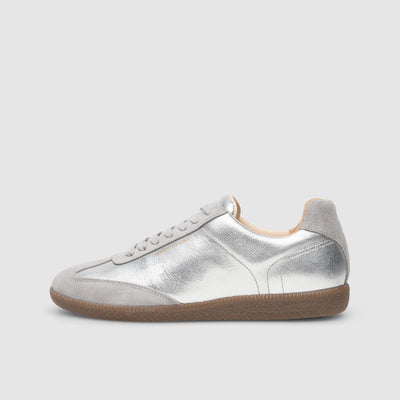 Women's sneaker bestseller